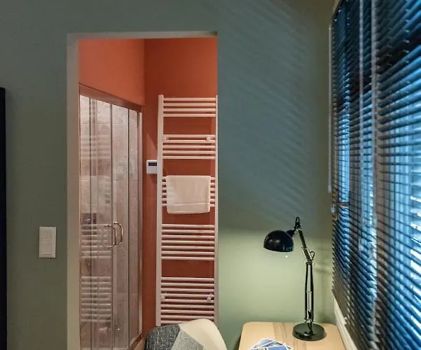 فيلة Tinas - Mediterranean *