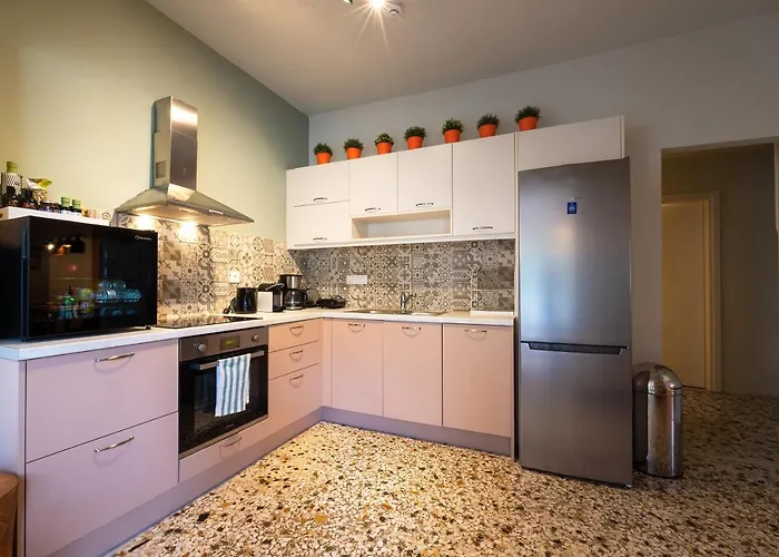 Tinas - Mediterranean *