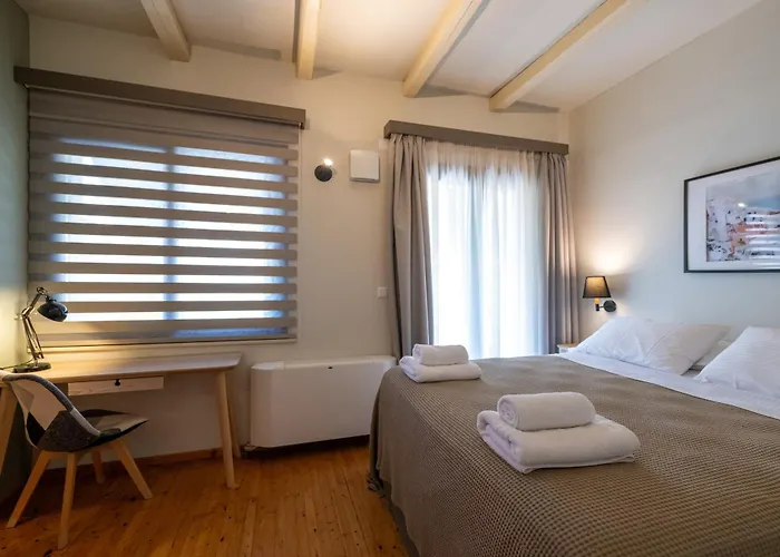 Tinas - Mediterranean Kalamata